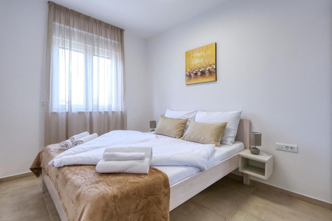 Apartments Bonaca With Jacuzzi Privlaka  Exteriér fotografie