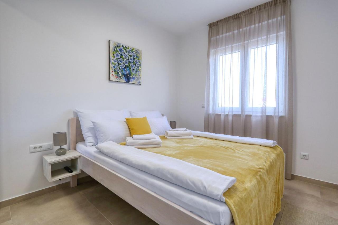 Apartments Bonaca With Jacuzzi Privlaka  Exteriér fotografie